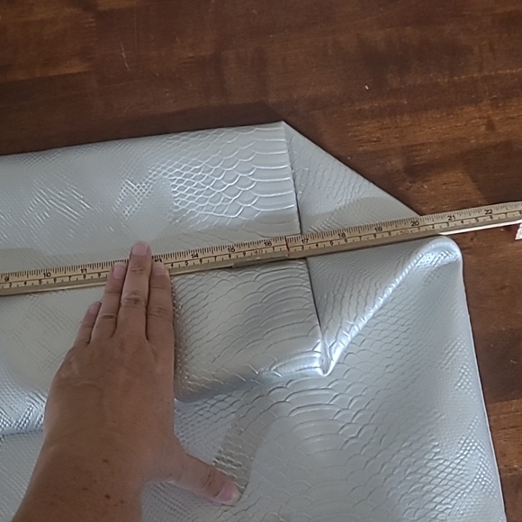 Silver Snakeskin Tote - Picture 7 of 9